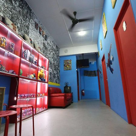 Hero Hostel Kuching Esterno foto